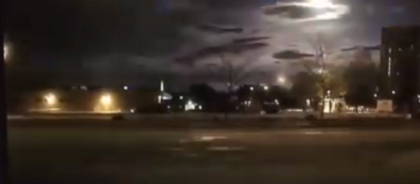 Камера портландског полицајца снимила је огромну ватрену лопту изнад Мејна - Sputnik Србија