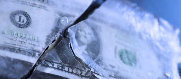 Dolar koje se raspada - ilustracija - Sputnik Srbija