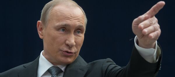 Председник Русије Владимир Путин одговара на питања новинара током Директне линије Председник Русије Владимир Путин одговара на питања новинара током Директне линије - Sputnik Србија