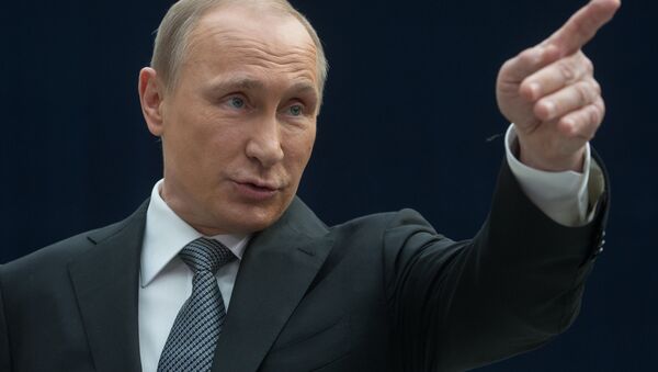 Predsednik Rusije Vladimir Putin odgovara na pitanja novinara tokom Direktne linije - Sputnik Srbija