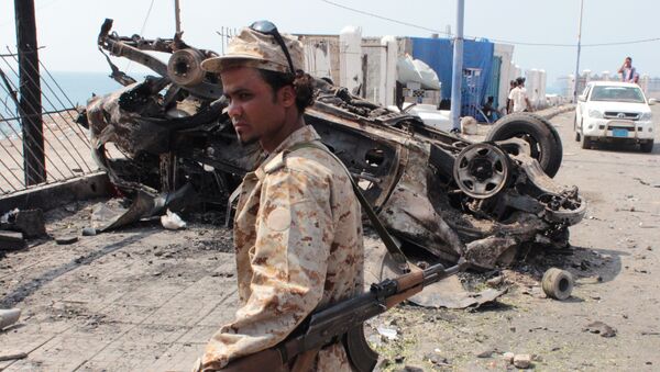 Pripadnik bezbednosnih snaga Jemena u Adenu - Sputnik Srbija