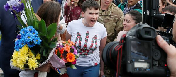 Ukrajinski pilot Nadežda Savčenko na aerodromu Borispolj nadomak Kijeva, 25. maj 2016. - Sputnik Srbija