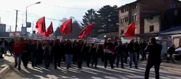 Протести Албанаца у Дечанима, поводом одлуке Врховног суда да стопира одлуку о одузимању земљишта манастиру Високи Дечани. - Sputnik Србија