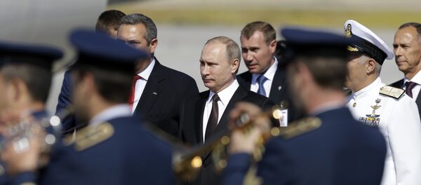 Председник Русије Владимир Путин слеће на аеродром у Грчкој Председник Русије Владимир Путин слеће на аеродром у Грчкој - Sputnik Србија