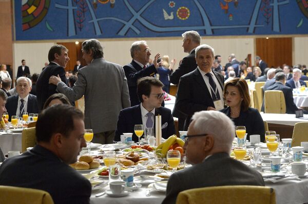 Први молитвени доручак у Београду: Љуби ближњег свог - Sputnik Србија