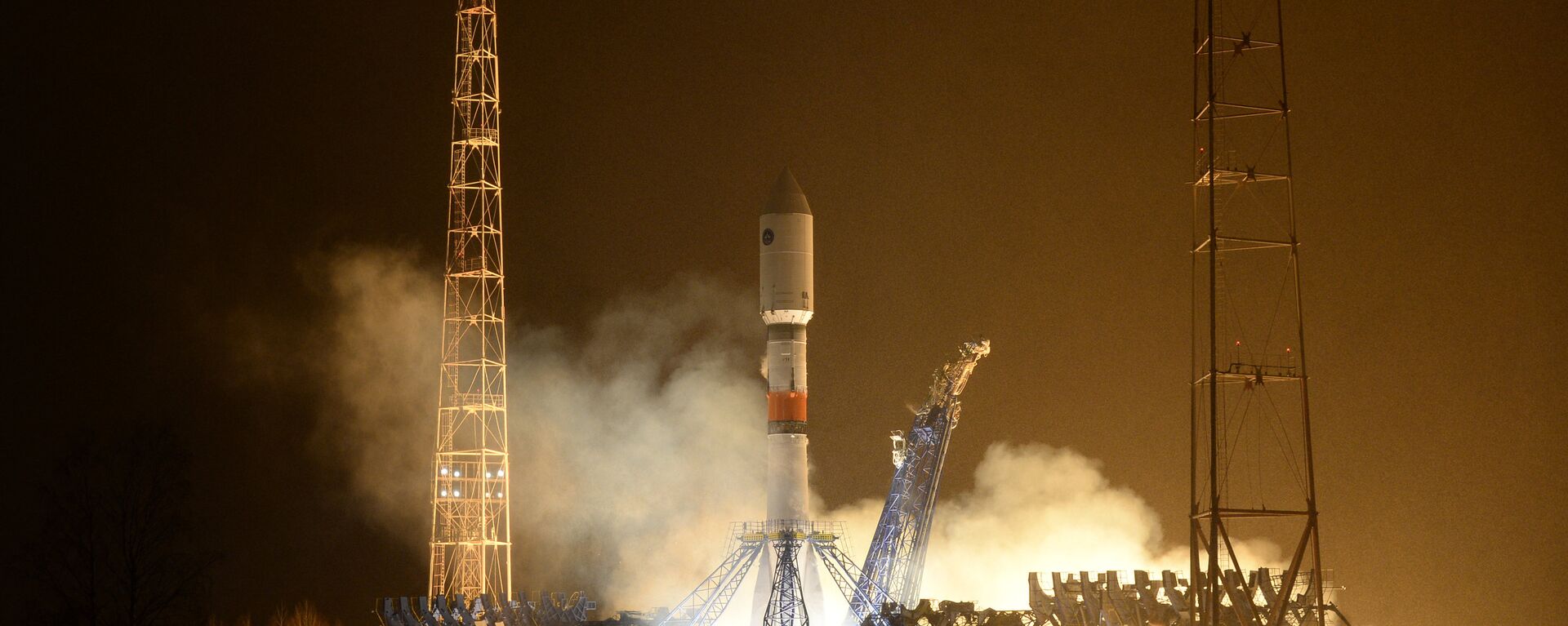 Lansiranje rakete-nosača Sojuz-2.1b sa kosmodroma Pleseck - Sputnik Srbija, 1920, 25.11.2021