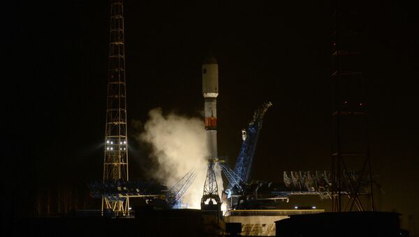 Lansiranje rakete-nosača Sojuz-2.1b sa novim satelitom Glonas na kosmodromu Pleseck - Sputnik Srbija