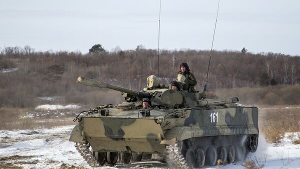 Oklopno vozilo BMP-3 tokom terenskih vežbi na poligonu u Amurskoj oblasti - Sputnik Srbija