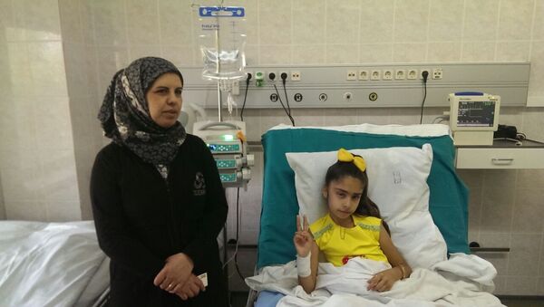 Сиријска девојчица Сидра Зарур из Алепа у болници - Sputnik Србија