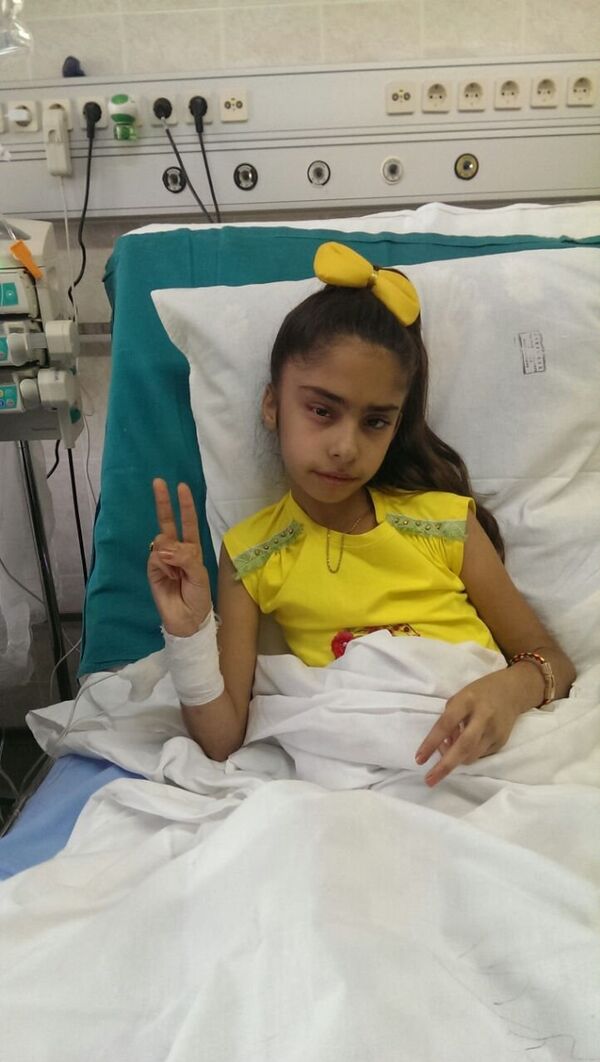 Сиријска девојчица Сидра Зарур из Алепа у болници - Sputnik Србија