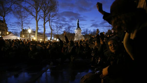 Protest pokreta Noć na nogama (Nuit Debout) u Parizu, 6. april 2016. - Sputnik Srbija