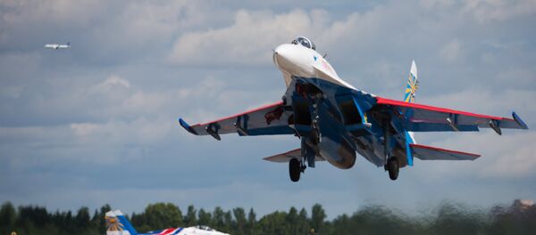 Avion Ruskih vitezova Su-27 Avion Ruskih vitezova Su-27 - Sputnik Srbija