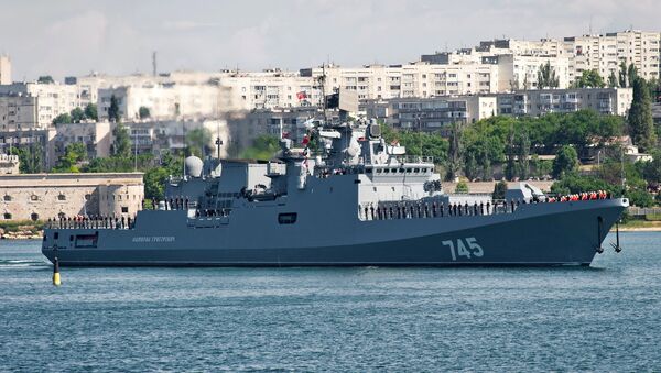 Ulazak fregate Admiral Grigorovič u Sevastopolj - Sputnik Srbija