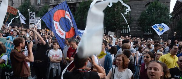 Трећи протест у Београду против рушења у Савамали у ноћи између 24. и 25. априла Трећи протест у Београду против рушења у Савамали у ноћи између 24. и 25. априла - Sputnik Србија