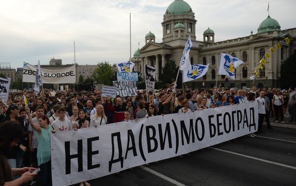 Treći protest u Beogradu protiv rušenja u Savamali u noći između 24. i 25. aprila - Sputnik Srbija