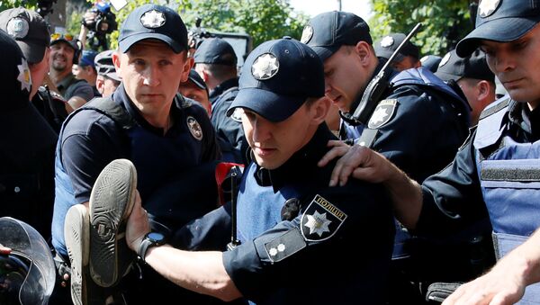 Хапшење провокатора на геј паради у Кијеву - Sputnik Србија