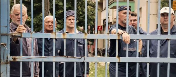 Радници у фарбици - илустрација - Sputnik Србија