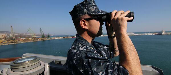 Američki marinac tokom zajedničke vojne vežbe sa bugarskom i rumunskom ratnom mornaricom u Crnom moru Američki marinac tokom zajedničke vojne vežbe sa bugarskom i rumunskom ratnom mornaricom u Crnom moru - Sputnik Srbija