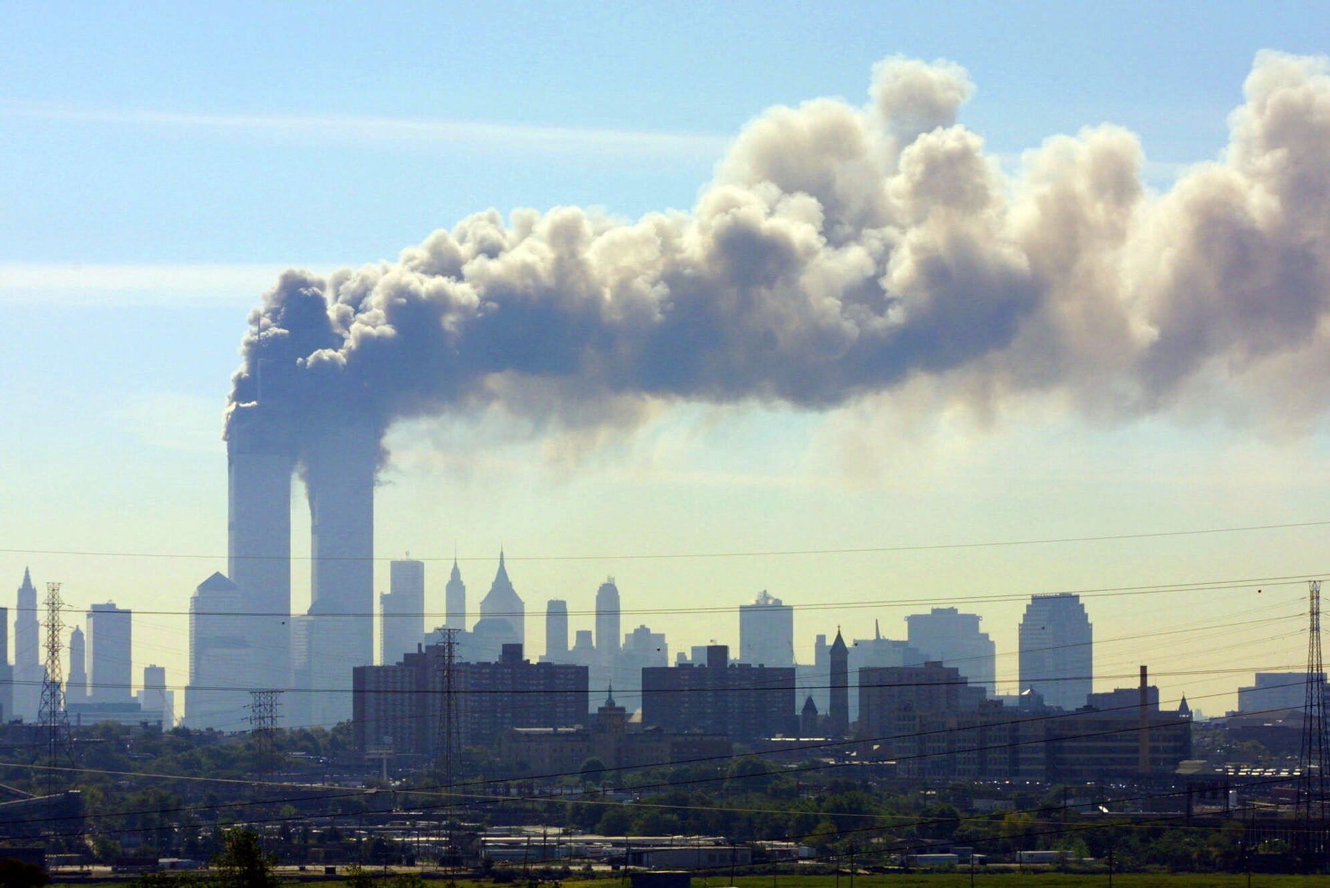 Bombardovanje kula-bliznakinja u Njujorku, 11. septembar 2001. - Sputnik Srbija, 1920, 17.08.2021
