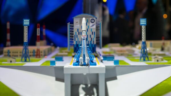 Maketa kosmodroma Vostočni na štandu investicionih projekata Peterburškog međunarodnog ekonomskog foruma - Sputnik Srbija