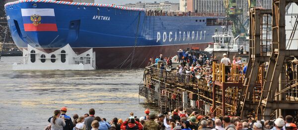 Поринуће атомског ледоломца „Арктик“ у Санкт Петербургу Поринуће атомског ледоломца „Арктик“ у Санкт Петербургу - Sputnik Србија