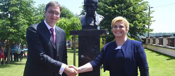 Александар Вучић и Колинда Грабар Китаровић Александар Вучић и Колинда Грабар Китаровић - Sputnik Србија