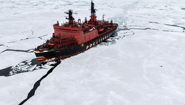 Нуклеарни ледоломац Јамал током истраживања у Карском мору у оквиру највеће светске арктичке експедиције. - Sputnik Србија