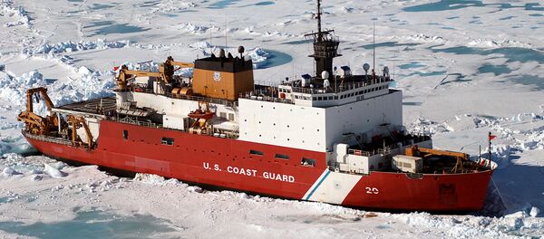 Амерички ледоломац Обалске страже Хили WAGB-20 на око 100 миља северно од Баровa нa Аљаскoj током научне експедиције. Амерички ледоломац Обалске страже Хили WAGB-20 на око 100 миља северно од Баровa нa Аљаскoj током научне експедиције. - Sputnik Србија
