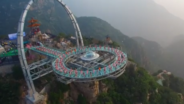 Joga na 360 metara u Kini - Sputnik Srbija