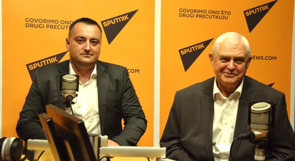 Коодиректори Руско-српског хуманитарног центра у Нишу Бојан Гламочлија и Вјачеслав Власенко  - Sputnik Србија