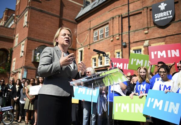 Натали Бенет, лидерка британске странке зелених, активно се залаже за останак Велике Британије унутар ЕУ Натали Бенет, лидерка британске странке зелених, активно се залаже за останак Велике Британије унутар ЕУ - Sputnik Србија