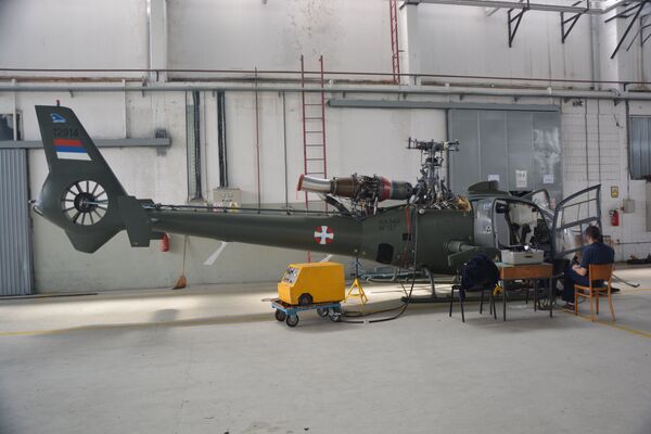 Завод оспособљен је да ремонтује хеликоптере Ми-8. Завод оспособљен је да ремонтује хеликоптере Ми-8. - Sputnik Србија