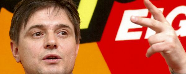 Dragan Stojković Piksi na konferenciji za novinare na kojoj je predstavljen kao trener Nagoje. - Sputnik Srbija