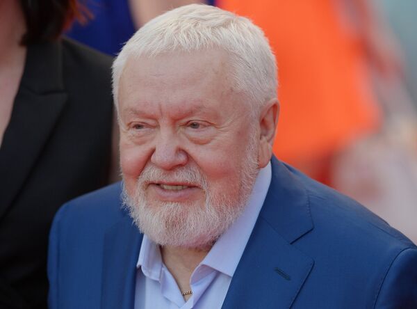 Режисер Сергеј Соловјев на церемонији отварања 38. Московског међународног филмског фестивала Режисер Сергеј Соловјев на церемонији отварања 38. Московског међународног филмског фестивала - Sputnik Србија