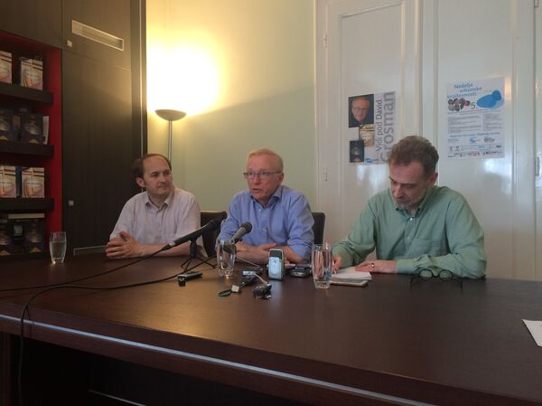 Izraelski pisac David Grosman govorio je za Sputnjik o svom umetničkom ali i ljudskom viđenju savremenog sveta i mesta književnosti u njemu. - Sputnik Srbija