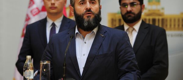 Нослица листе Бошњачке демократске заједнице Санџака Муамер Зукорлић са сарадницима. - Sputnik Србија