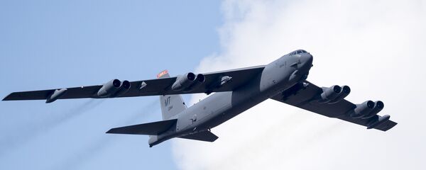 Američki bombarder B-52 tokom vojne vežbe Gvozdeni vuk 2016 u Litvaniji - Sputnik Srbija