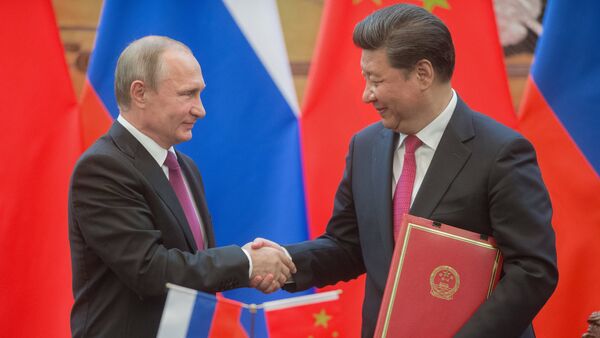 Predsednik Rusije Vladimir Putin u poseti Kini sa predsednikom Kine Si Đinpingom - Sputnik Srbija