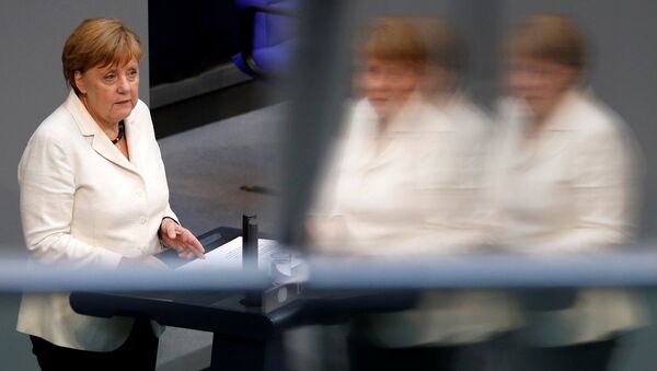 Kancelarka Angela Merkel obraća se poslanicima u Bundestagu. - Sputnik Srbija