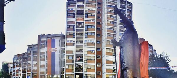 Spomenik Knezu Lazaru podignut u centru Kosovske Mitrovice Spomenik Knezu Lazaru podignut u centru Kosovske Mitrovice - Sputnik Srbija