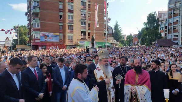 Споменик Кнезу Лазару подигнут у центру Косовске Митровице открио је Марко Ђурић, директор канцеларије за КиМ Споменик Кнезу Лазару подигнут у центру Косовске Митровице открио је Марко Ђурић, директор канцеларије за КиМ - Sputnik Србија