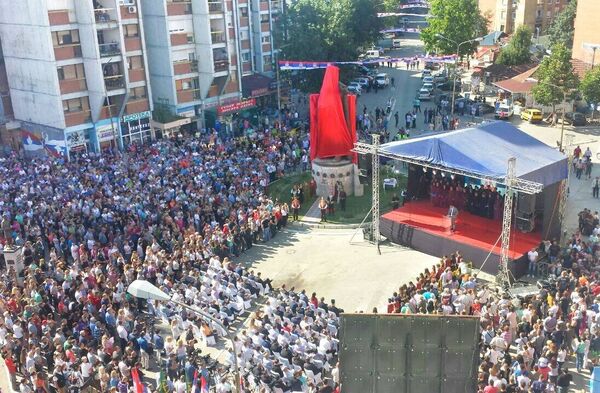 Церемонија откривања споменика Кнезу Лазару у Косовској Митровици 28. јуна 2016. године Церемонија откривања споменика Кнезу Лазару у Косовској Митровици 28. јуна 2016. године - Sputnik Србија