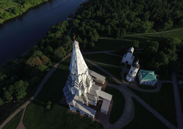 Crkva Vaznesenja Gospoda u nacionalnom park-muzeju Kolomensko.. - Sputnik Srbija