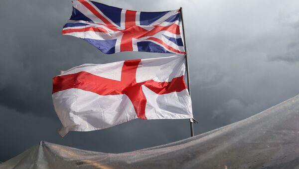 Zastave Ujedinjenog Kraljevstva Velike Britanije i Severne Irske - Sputnik Srbija