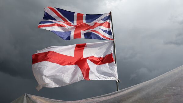Zastave Ujedinjenog Kraljevstva Velike Britanije i Severne Irske - Sputnik Srbija