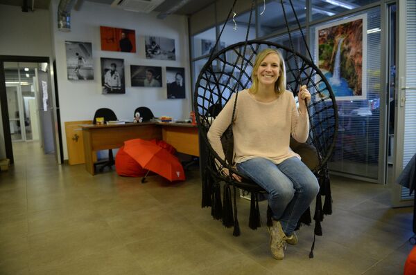 Manon uživa u Rusiji punim plućima. - Sputnik Srbija