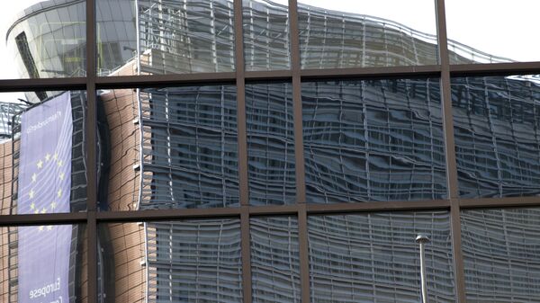 Одраз седишта ЕУ огледа се у згради Савета ЕУ у Бриселу - Sputnik Србија