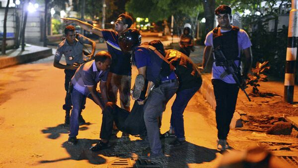 Ситуација на месту злочина у граду Дака, Бангладеш после напада - Sputnik Србија