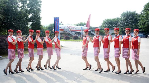 Posao kineske stjuardese nije za prosečnog komandosa - Sputnik Srbija