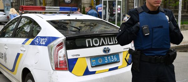 Ukrajinski policajac u Kijevu Ukrajinski policajac u Kijevu - Sputnik Srbija